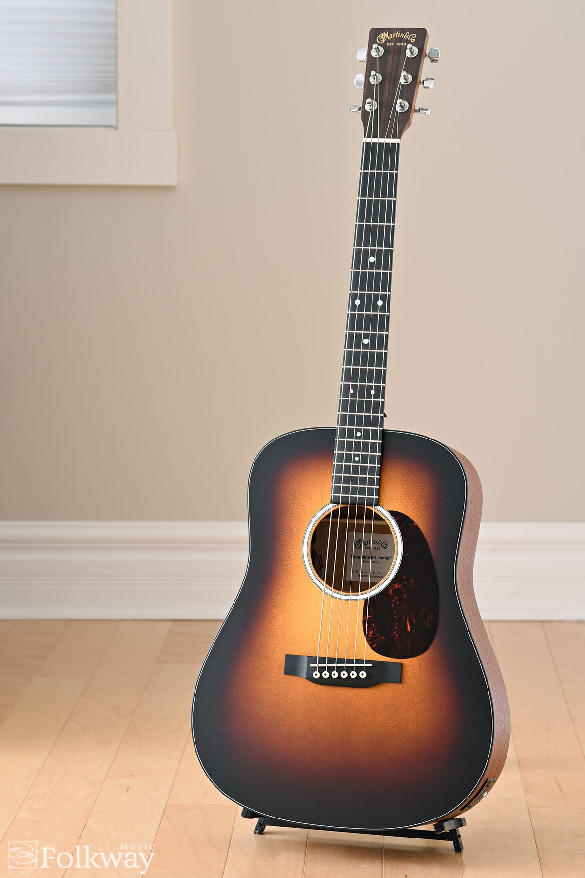 Martin Dreadnought Jr-E SB (discontinued spec)