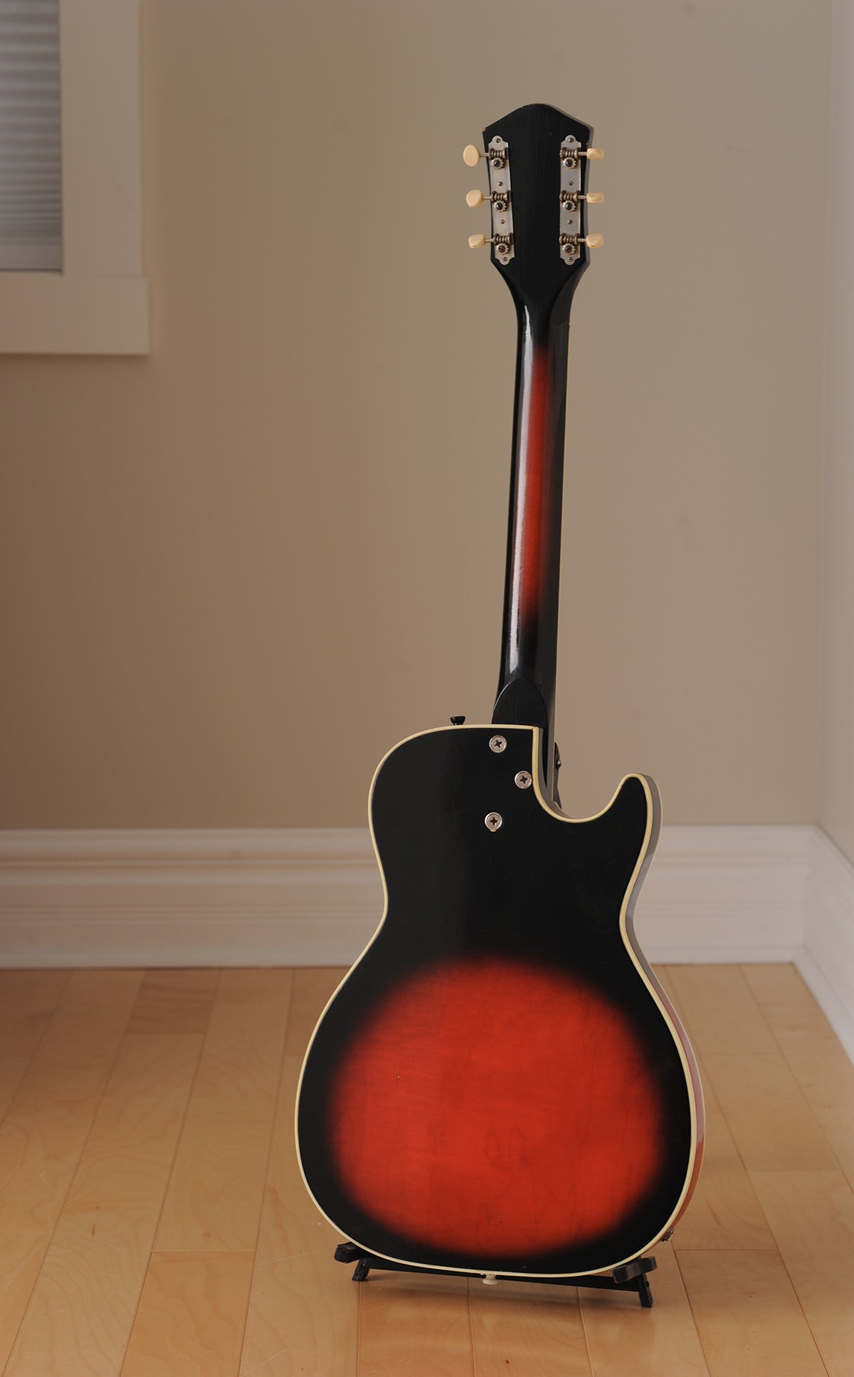 1964 Harmony H-47 Stratotone Lefty