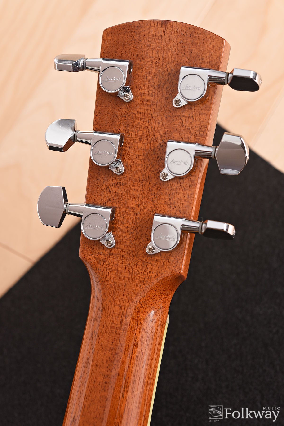 Recent Larrivée LV-10