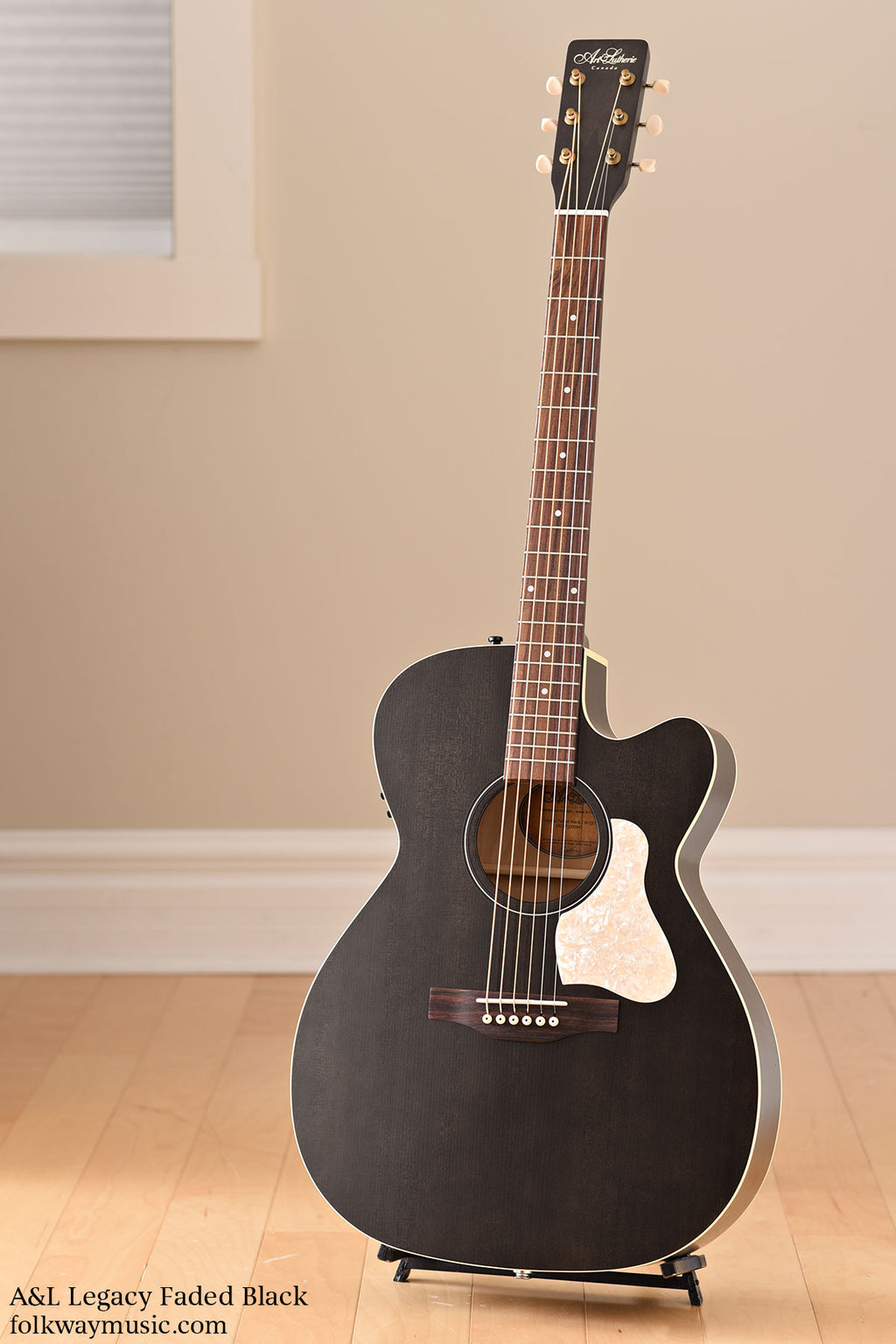 Art & Lutherie Legacy Faded Black
