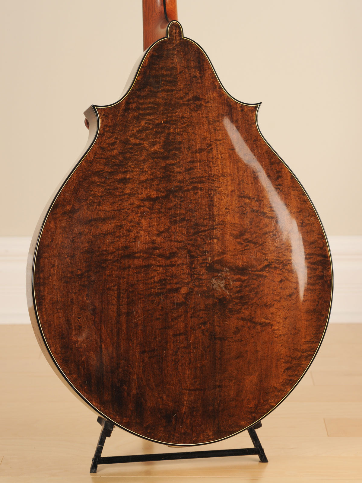 1922 Lyon and Healy Style A Mandocello