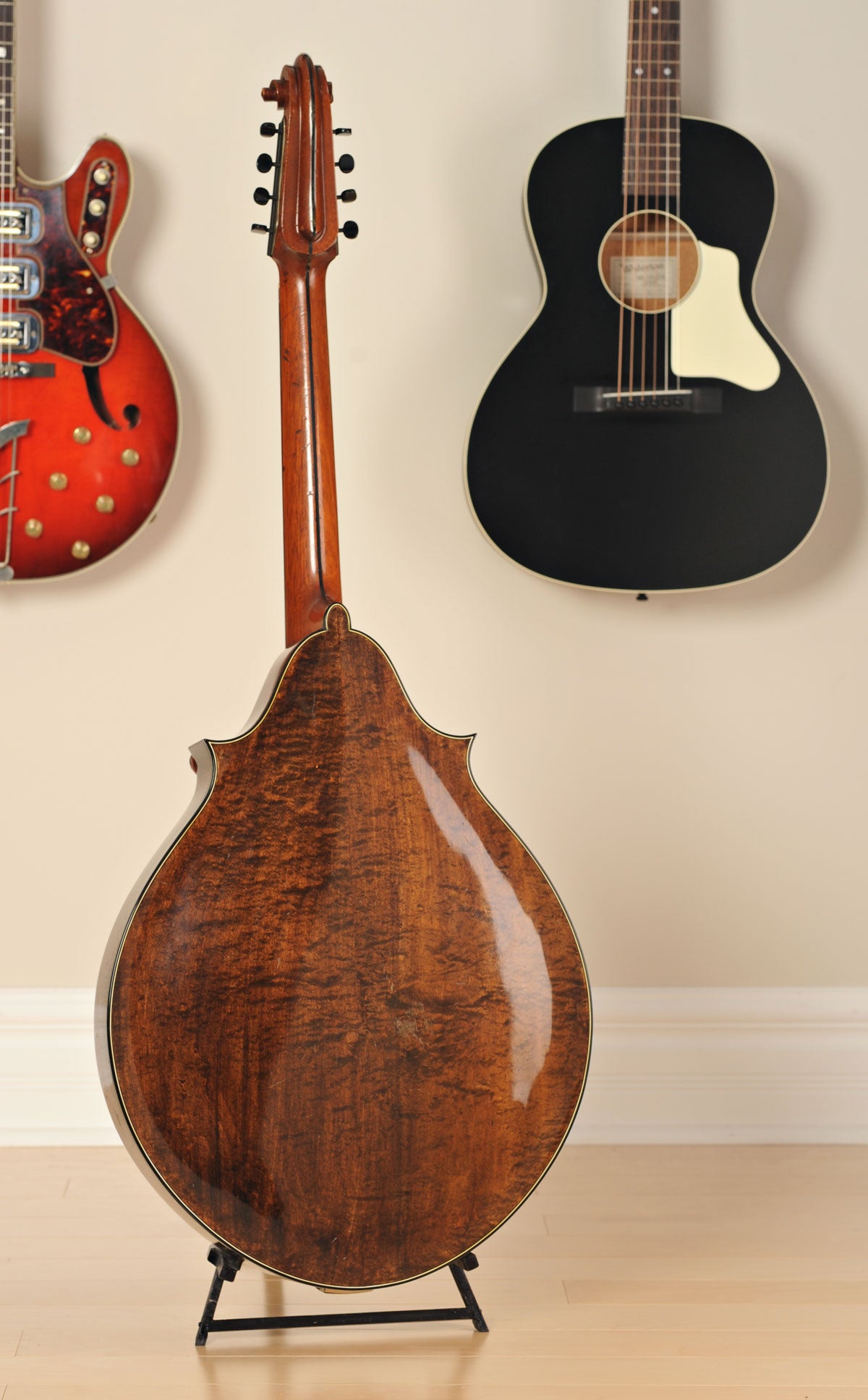 1922 Lyon and Healy Style A Mandocello