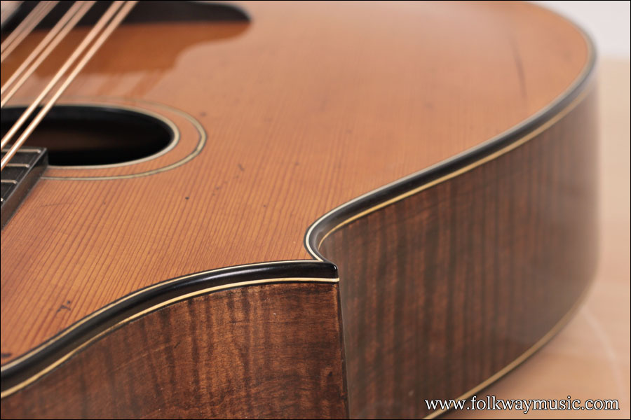 1922 Lyon and Healy Style A Mandocello