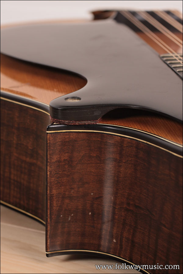 1922 Lyon and Healy Style A Mandocello
