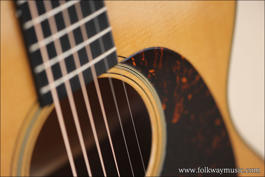Martin 000-18 (discontinued spec)
