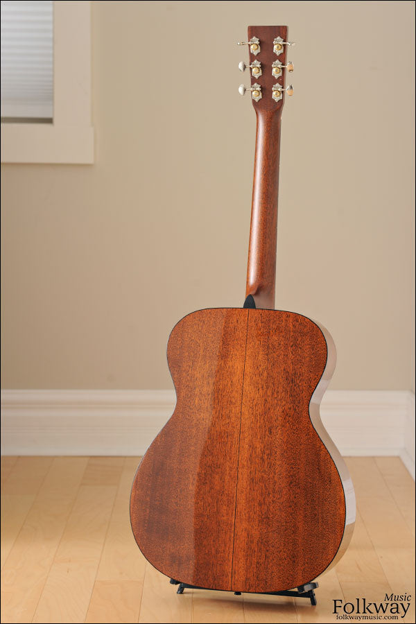 Martin 000-18 (discontinued spec)