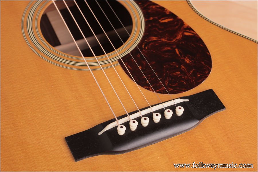 2012 Martin OM-28v