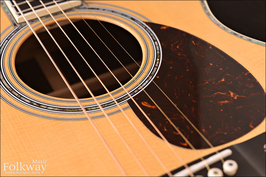 Martin OM-42 (discontinued spec)