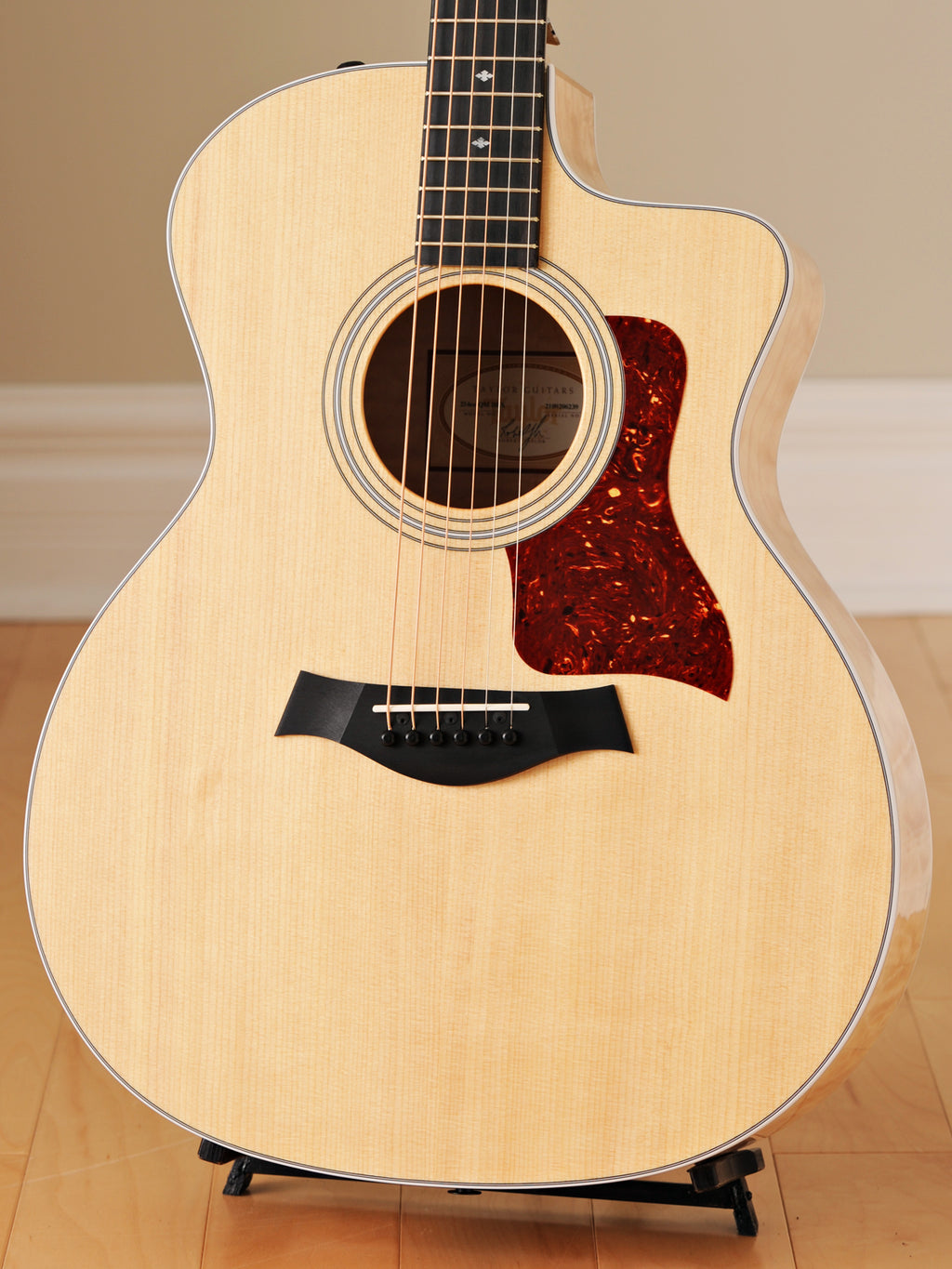 Taylor 214ce Quilted Maple DLX
