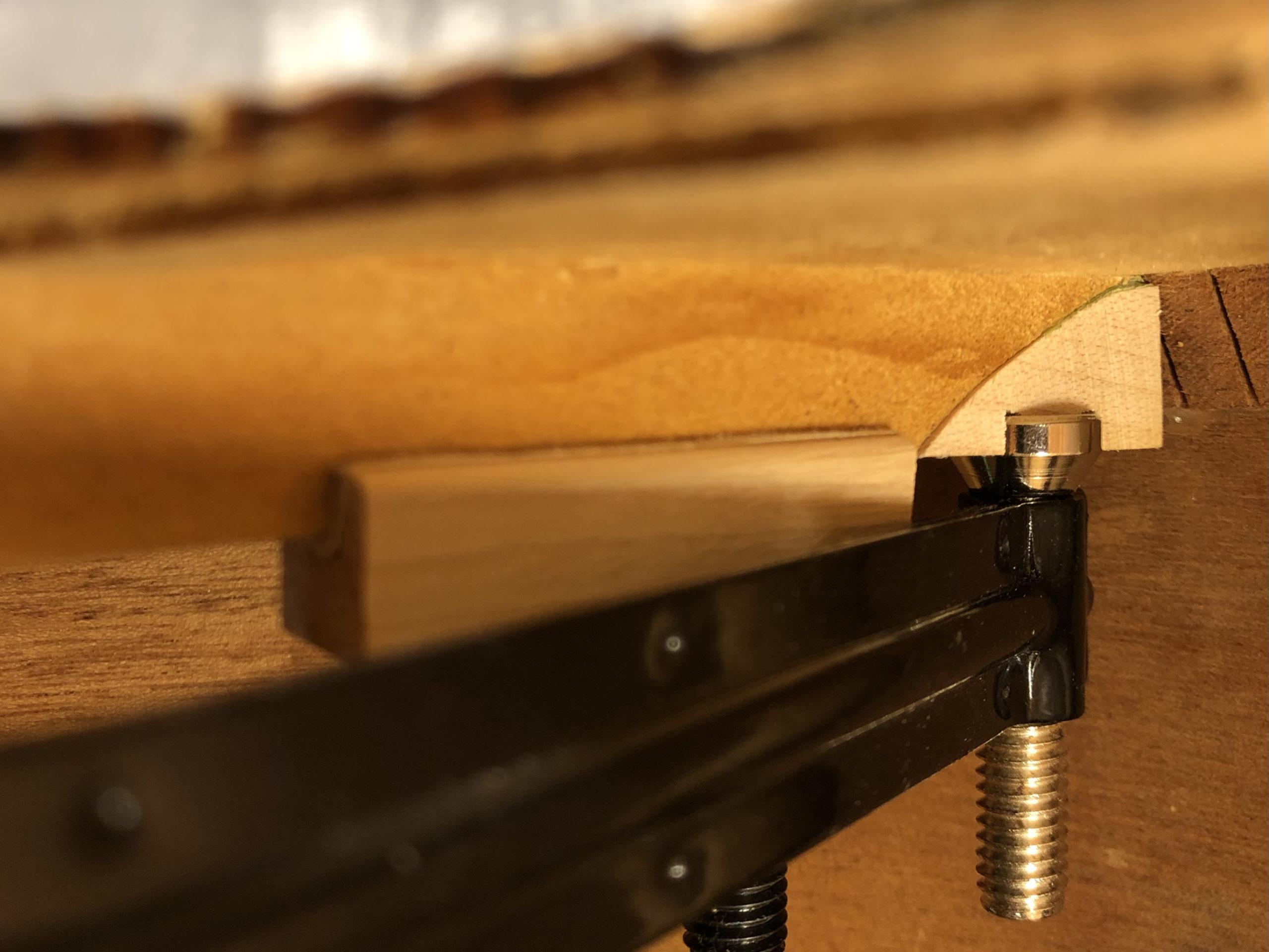 Vintage Gibson guitar brace reglue details